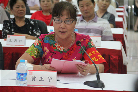 武汉百步亭文卉苑志愿者代表黄卫华.jpg