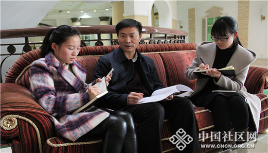 湖北省民政厅厅长彭军接受中国社区网记者采访