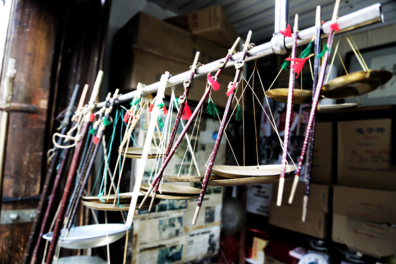 一杆老秤：见证岁月沉浮 称起公平正义